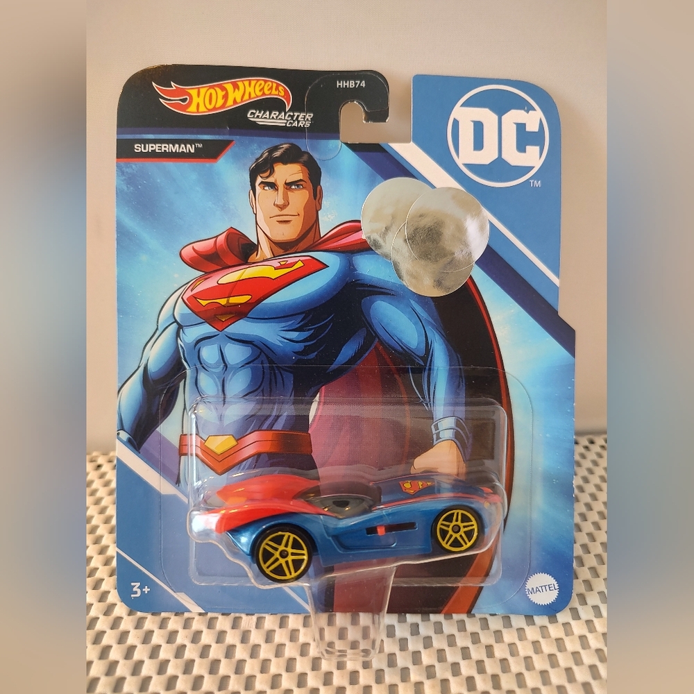 Hot Wheels Character Cars Superman DC Car NWT Mattel